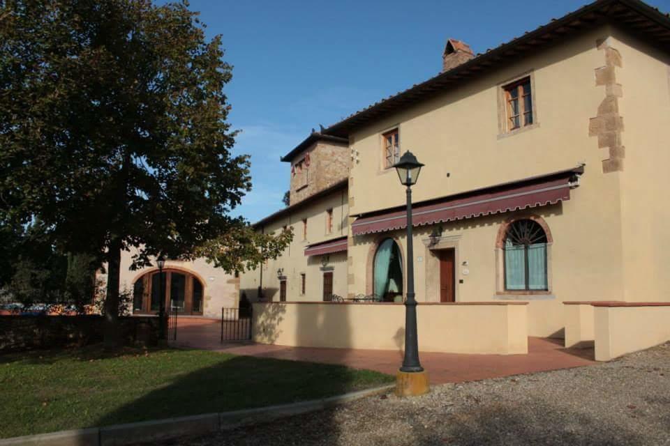 Отель Castello Di Tavolese Чертальдо Экстерьер фото